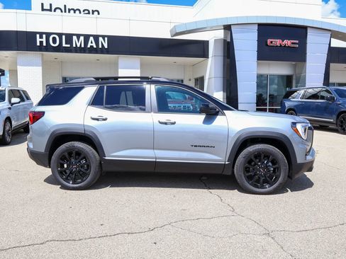 New 2027 GMC Terrain Elevation w/ Elevation Premium Package AWD/4WD image 2