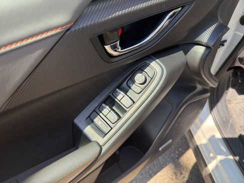 Used 2025 Subaru Crosstrek 2.5i Limited w/ Crosstrek Mirror Package image 14