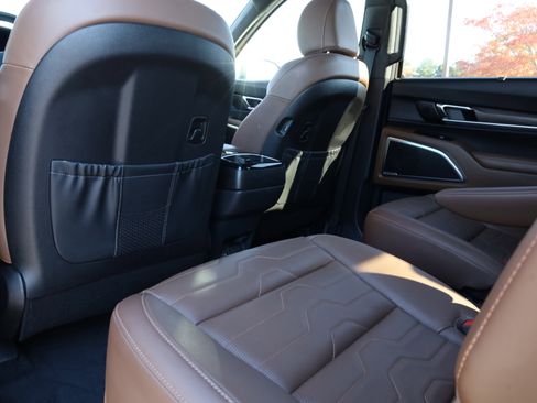 Used 2021 Kia Telluride SX w/ SX Prestige Package image 35