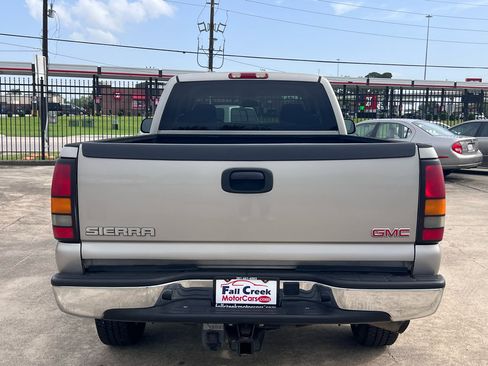 Used 2004 GMC Sierra 2500 SLT w/ Skid Plate Package image 6