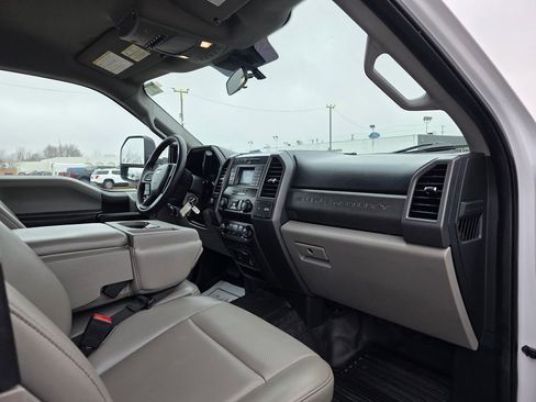 Used 2021 Ford F450 XL w/ Power Equipment Group image 27