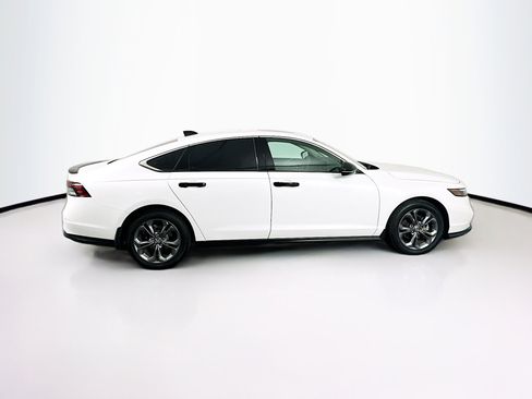 Used 2023 Honda Accord EX image 10