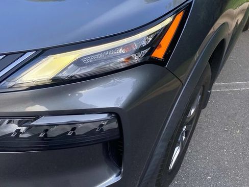 Used 2023 Nissan Rogue S FWD image 5