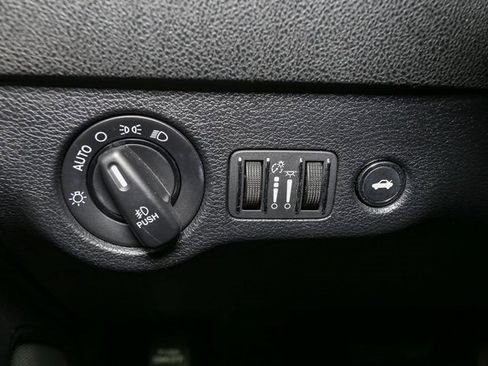 Used 2017 Dodge Charger SXT image 33