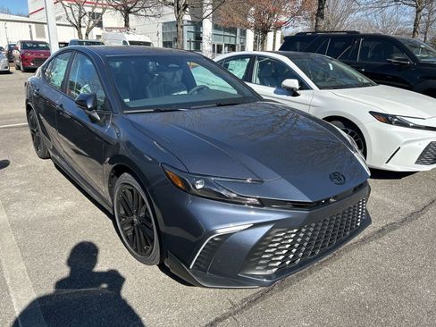New 2026 Toyota Camry SE image 1