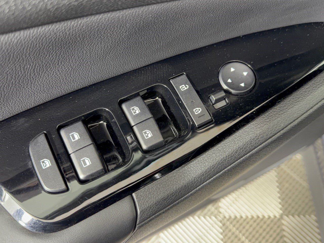Used 2024 Kia Sportage EX FWD image 15