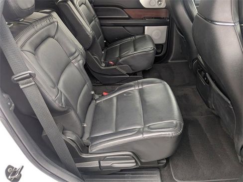 Used 2021 Lincoln Navigator Reserve image 22