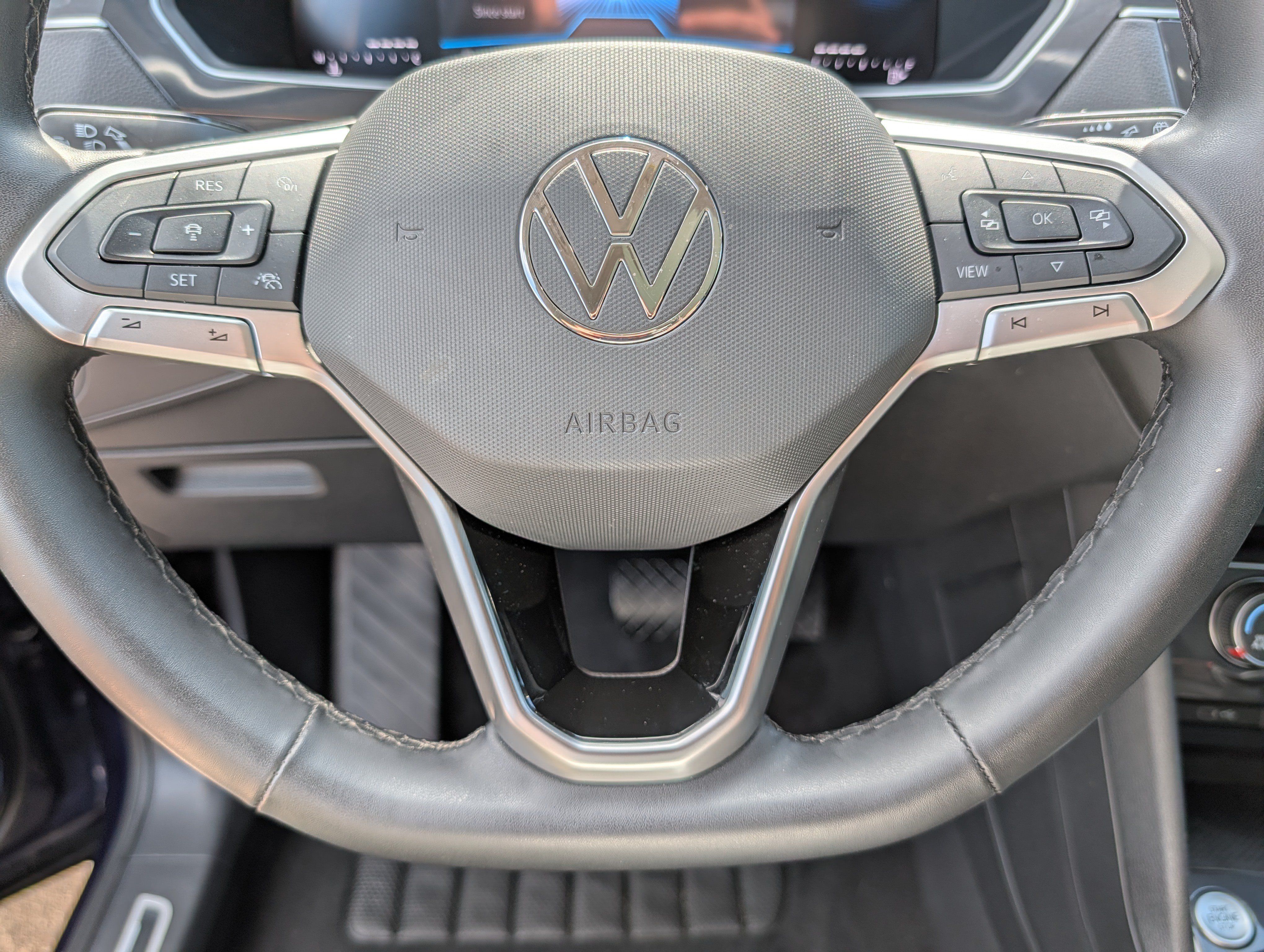 Certified 2024 Volkswagen Tiguan Wolfsburg Edition w/ Panoramic Sunroof Package AWD/4WD image 24
