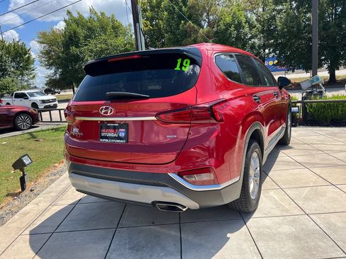 Used 2019 Hyundai Santa Fe SE AWD/4WD image 11