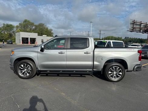 Used 2024 Chevrolet Silverado 1500 LT AWD/4WD image 5