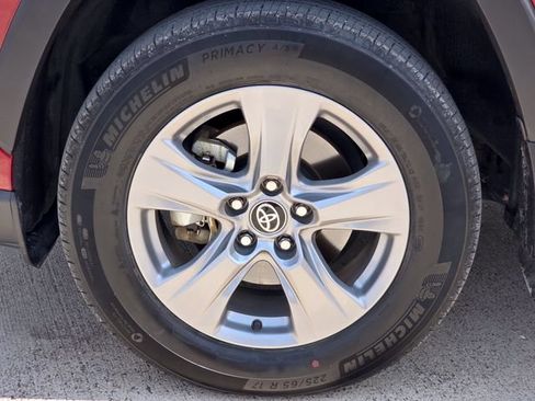 Used 2022 Toyota RAV4 XLE w/ Convenience Package AWD/4WD image 11