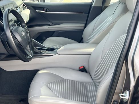 Used 2024 Toyota Camry SE image 13