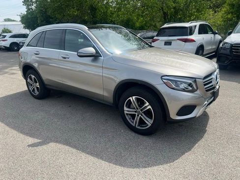 Certified 2019 Mercedes-Benz GLC 300 4MATIC image 4