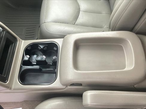 Used 2005 GMC Sierra 1500 SLT w/ Light Duty Power Package image 11