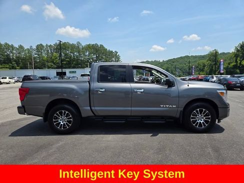 Used 2021 Nissan Titan SV w/ SV Convenience Package AWD/4WD image 10