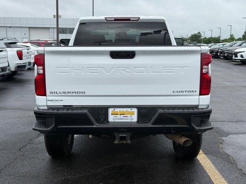 Used 2024 Chevrolet Silverado 2500 Custom w/ Custom Convenience Package AWD/4WD image 4