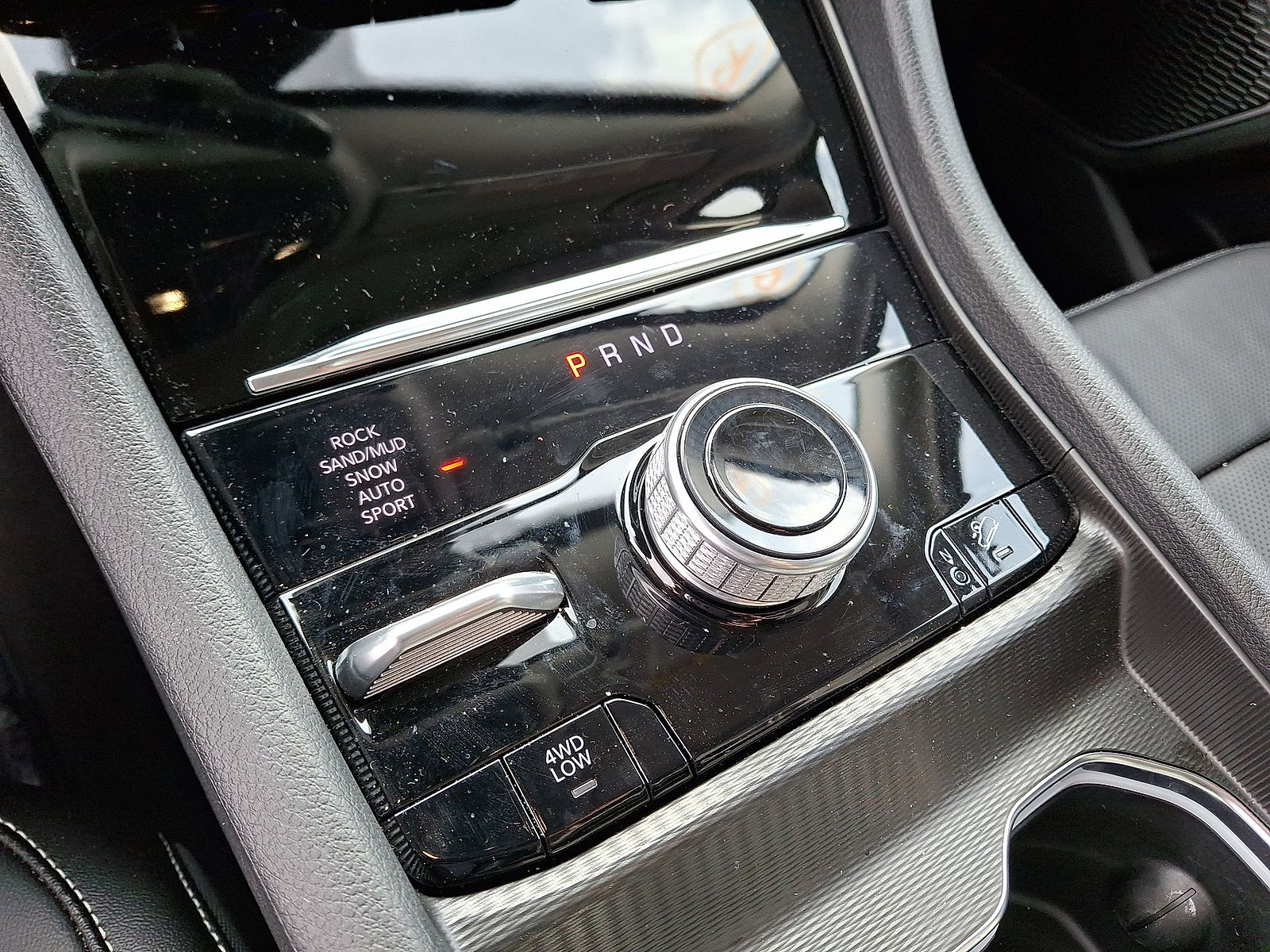 New 2024 Jeep Grand Cherokee Limited 4xe w/ Luxury Tech Group II AWD/4WD image 15