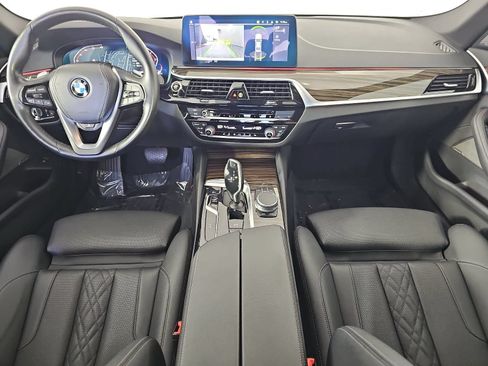 Used 2021 BMW 530i w/ Premium Package RWD image 11