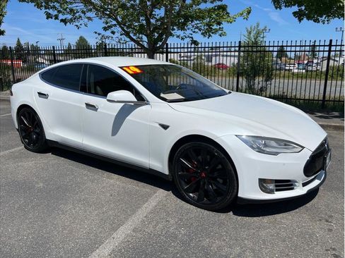 Used 2014 Tesla Model S 85 image 21
