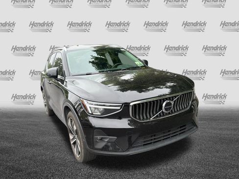Certified 2023 Volvo XC40 B5 Plus w/ Protection Package Premier AWD/4WD image 41