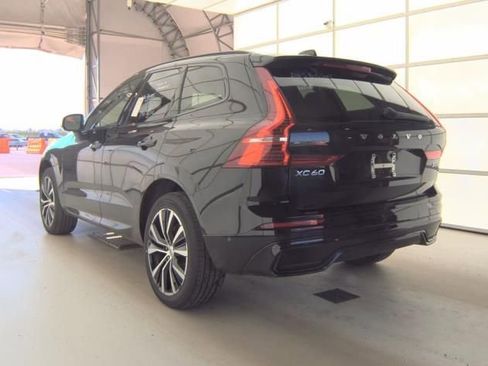 Used 2025 Volvo XC60 B5 Plus AWD/4WD image 3