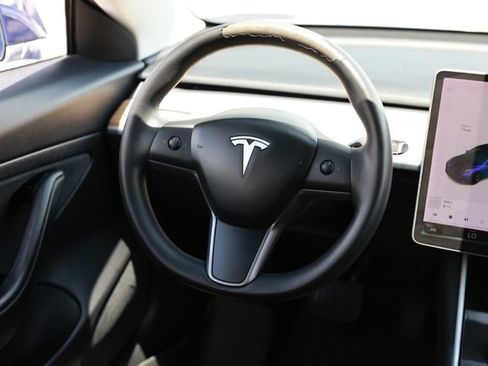 Used 2020 Tesla Model 3 Standard Range Plus RWD image 31
