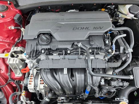 Certified 2024 Hyundai Elantra SE FWD image 10