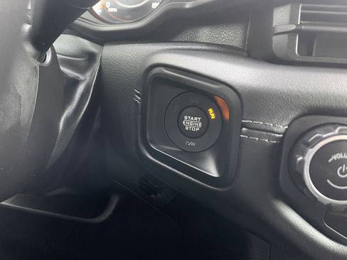 Used 2025 Jeep Wrangler Unlimited Rubicon image 27