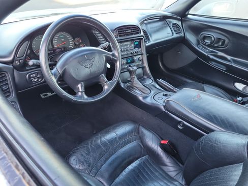 Used 1998 Chevrolet Corvette Coupe w/ Memory Pkg image 6