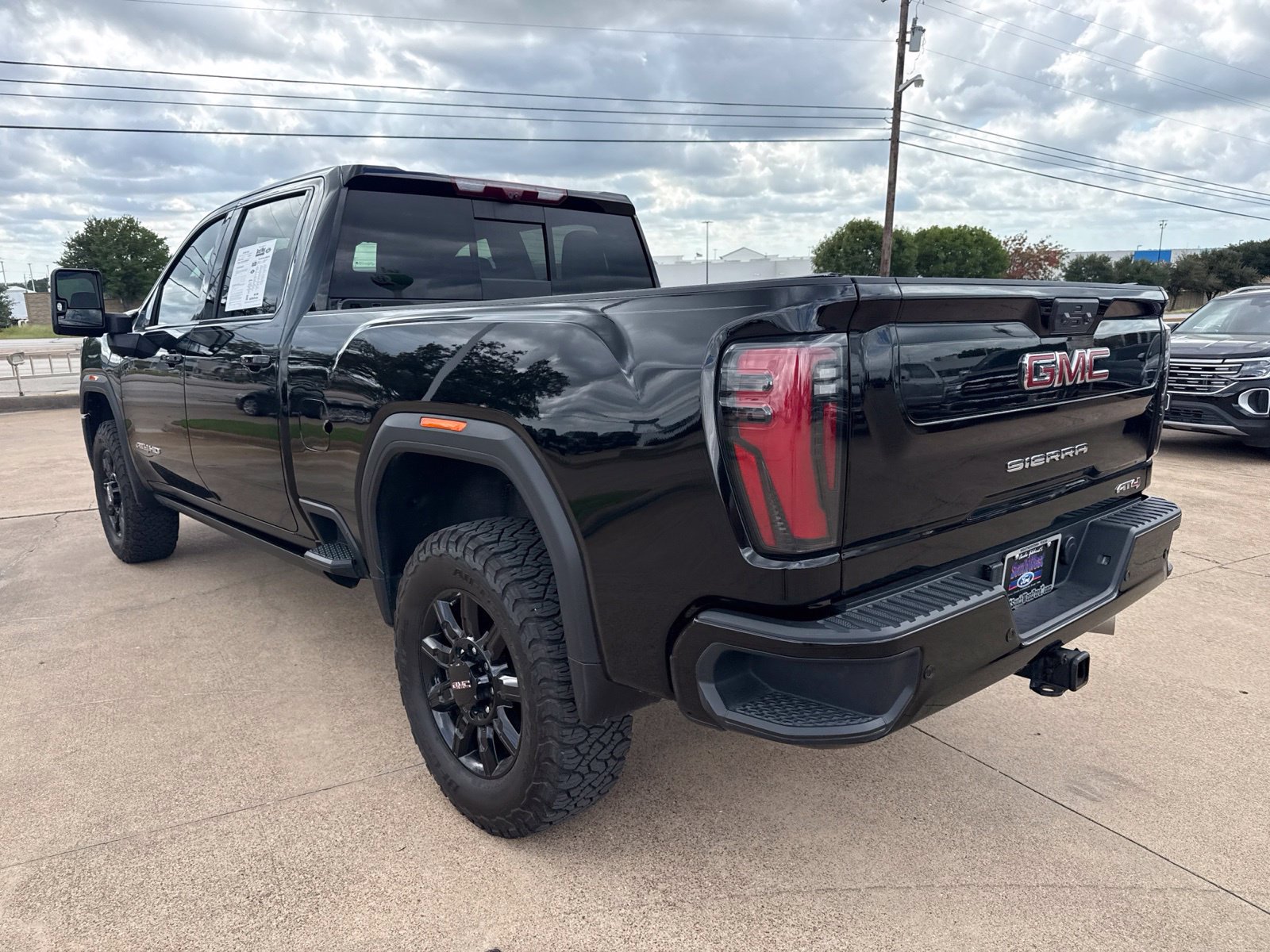 Used 2025 GMC Sierra 3500 AT4 w/ AT4 Premium Plus Package AWD/4WD image 5