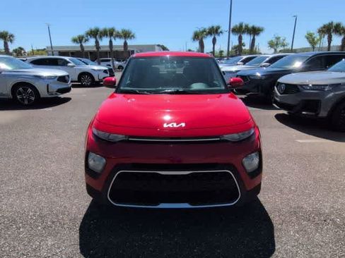 Used 2022 Kia Soul LX image 3