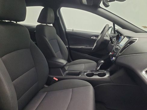 Used 2018 Chevrolet Cruze LT w/ Convenience Package image 21
