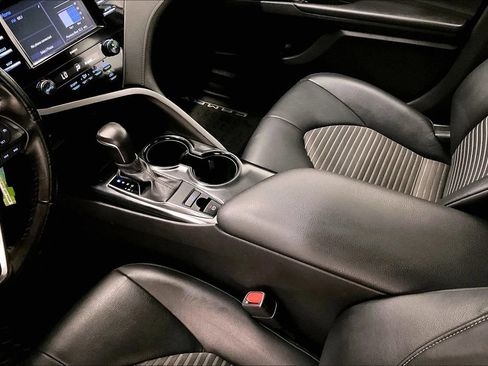 Used 2020 Toyota Camry SE AWD/4WD image 18