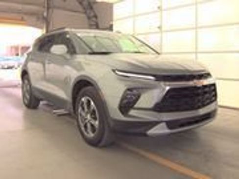 Used 2024 Chevrolet Blazer LT w/ Convenience Package FWD image 3