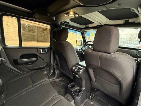 Used 2019 Jeep Wrangler Unlimited Sport image 23
