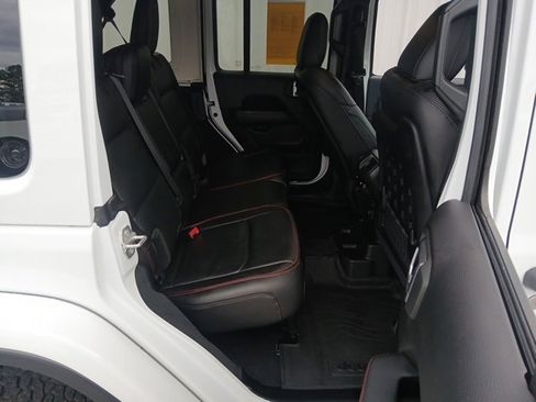 Used 2023 Jeep Wrangler Unlimited Rubicon w/ Steel Bumper Group image 31