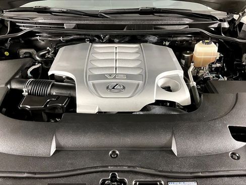 Used 2021 Lexus LX 570 4WD w/ 3rd Row & Luxury Pkg image 30