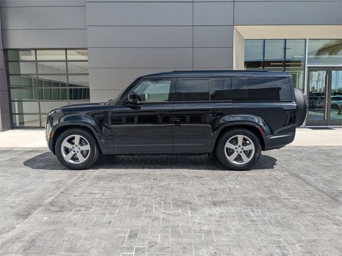 New 2025 Land Rover Defender 130 S image 7