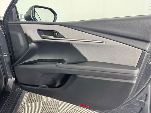 Used 2025 Toyota Camry LE FWD image 32