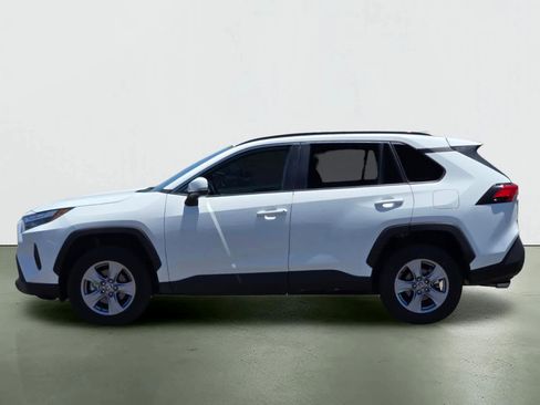 Used 2025 Toyota RAV4 XLE FWD image 3