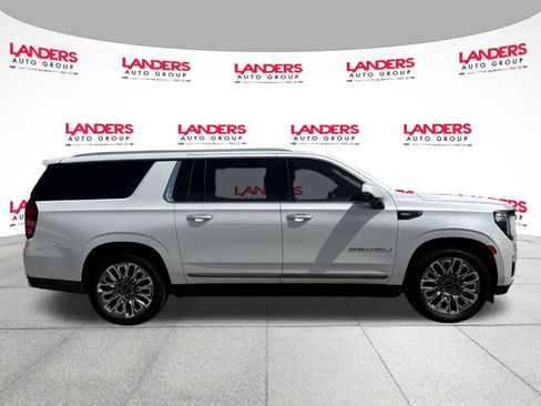 Used 2023 GMC Yukon XL Denali Ultimate w/ LPO, Floor Liner Package AWD/4WD image 2