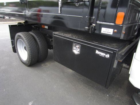 New 2025 Ford F550 4x4 Regular Cab Super Duty image 4