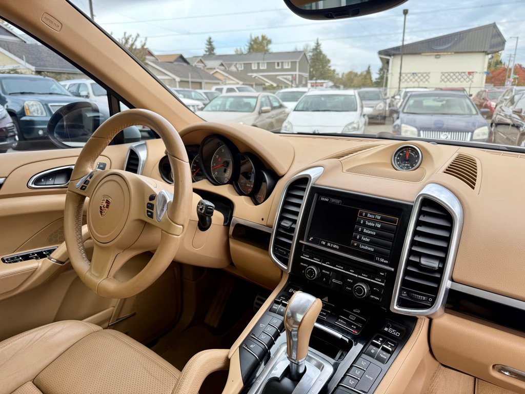 Used 2014 Porsche Cayenne S AWD/4WD image 19