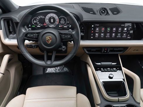 Used 2024 Porsche Cayenne Coupe image 26