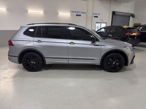 Certified 2024 Volkswagen Tiguan SE R-Line AWD/4WD image 10