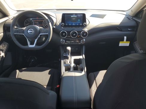 New 2025 Nissan Sentra SV image 9