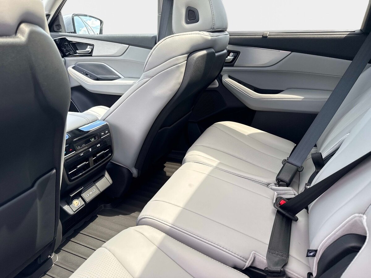 Used 2026 Acura MDX w/ Technology Package FWD image 14