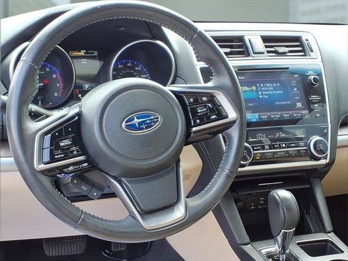 Used 2019 Subaru Outback 2.5i Limited w/ Popular Package #2 AWD/4WD image 3
