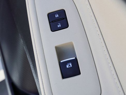 Certified 2021 Toyota Avalon XLE FWD image 21