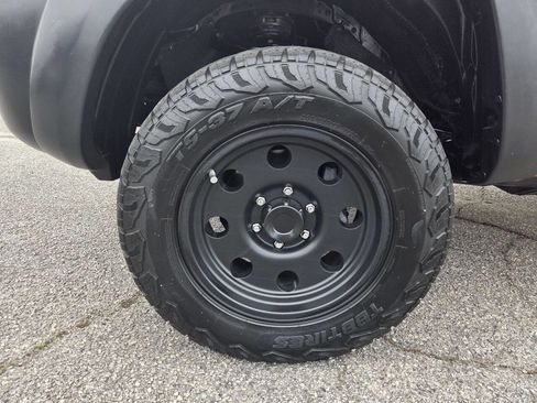 Used 2011 Toyota Tacoma 4x4 Regular Cab image 6